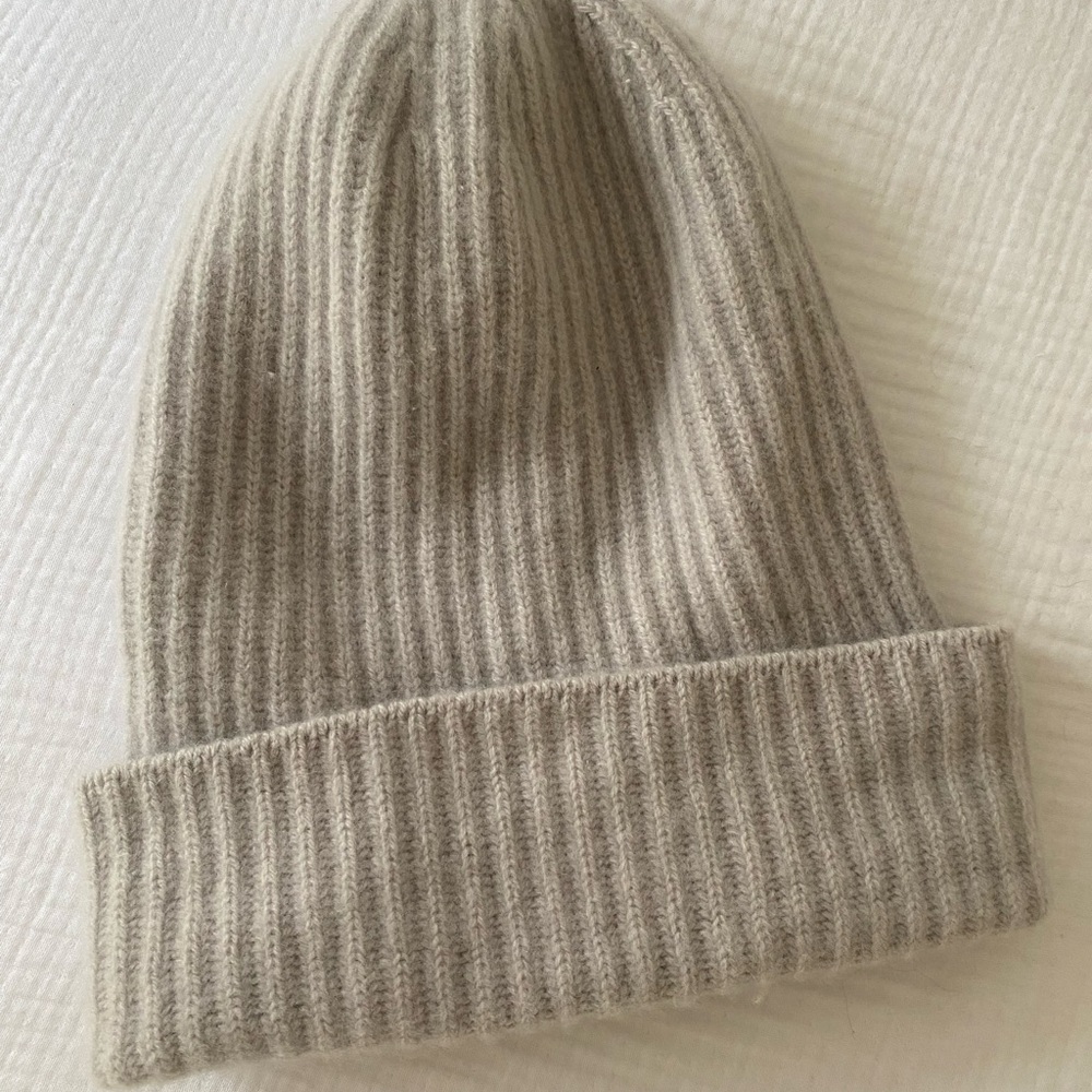 H&M 100% cashmere beanie